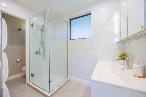 Photo of property in 73 Braemar Road, Castor Bay, Auckland, 0620