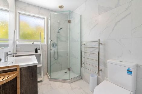 Photo of property in 27 Contessa Drive, Glenfield, Auckland, 0629