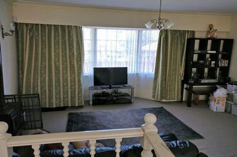 Photo of property in 105 Gossamer Drive, Pakuranga Heights, Auckland, 2010