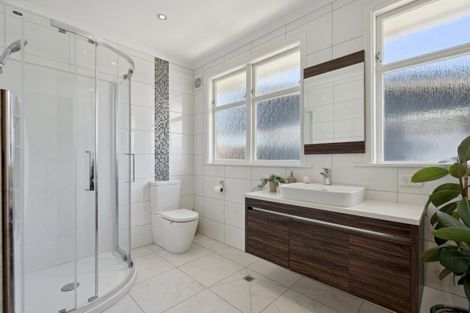 Photo of property in 43 Kaikoura Street, Maupuia, Wellington, 6022