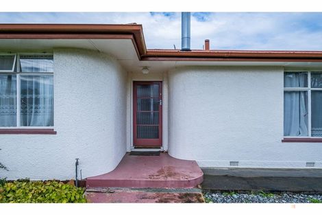 Photo of property in 1 Regent Street, Waimate, 7924