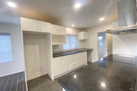 Photo of property in 20 Lisa Rise, Half Moon Bay, Auckland, 2012