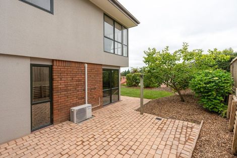 Photo of property in 61 Grosvenor Gardens, Flagstaff, Hamilton, 3210