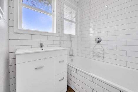 Photo of property in 6 Mcguire Street, Hawera, 4610