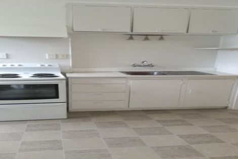 Photo of property in 14 Youngs Road, Papakura, 2110