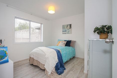 Photo of property in 1/83 Birkdale Road, Birkdale, Auckland, 0626