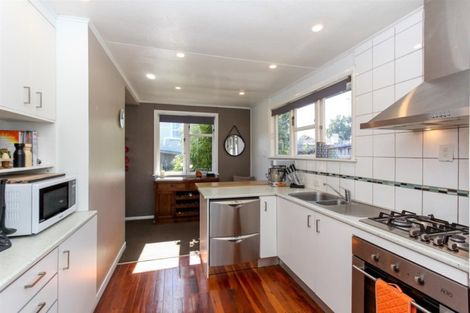 Photo of property in 8 Parsons Street, Vogeltown, New Plymouth, 4310