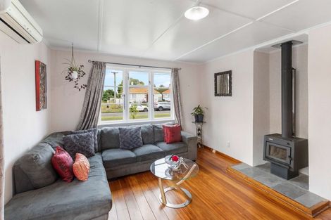 Photo of property in 15 Victory Place, Aramoho, Whanganui, 4500