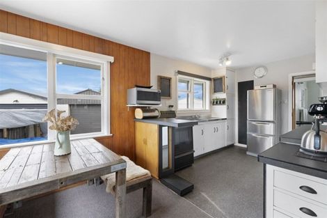 Photo of property in 24 Ontario Place, Wainoni, Christchurch, 8061