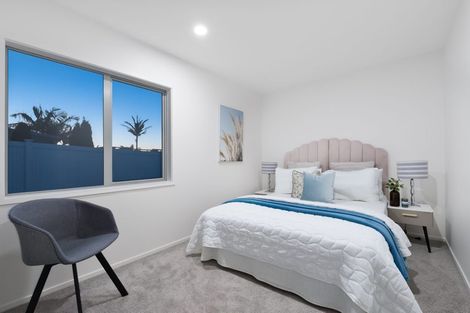 Photo of property in 8 Roy Maloney Drive, Henderson, Auckland, 0612