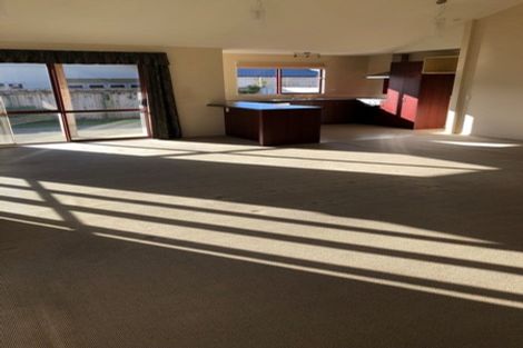 Photo of property in 37 Mcewen Crescent, Riverstone Terraces, Upper Hutt, 5018