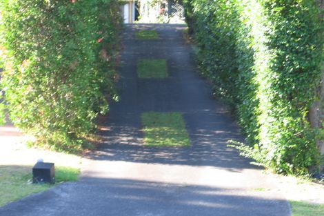 Photo of property in 11 Cottam Grove, Northcross, Auckland, 0632