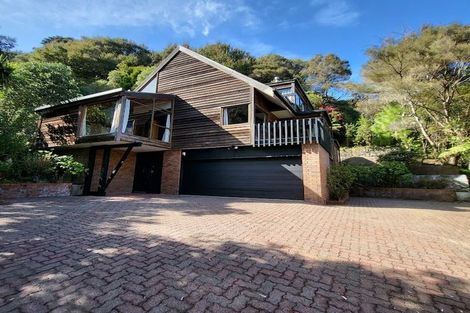 Photo of property in 7 Francis Bell Grove, Lowry Bay, Lower Hutt, 5013