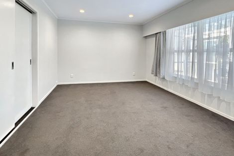 Photo of property in 1/111 Shakespeare Road, Milford, Auckland, 0620