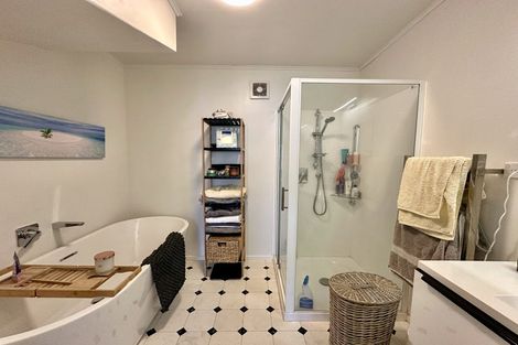 Photo of property in 24a Parklands Drive, Karori, Wellington, 6012