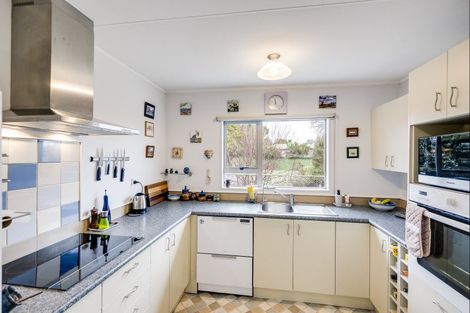 Photo of property in 233a Grove Road, Mayfair, Hastings, 4122