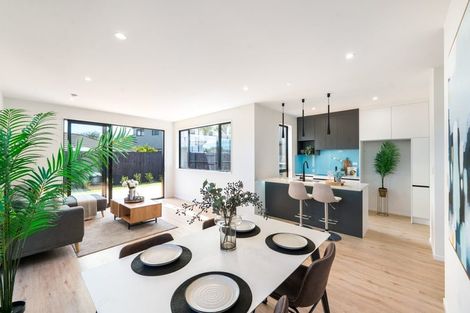 Photo of property in 7/90 Picasso Drive, West Harbour, Auckland, 0618