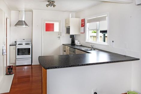 Photo of property in 81 Thames Street, Rongotea, 4476