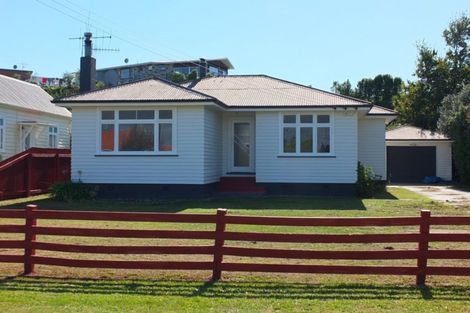 Photo of property in 14 Hulke Street, Foxton, 4814