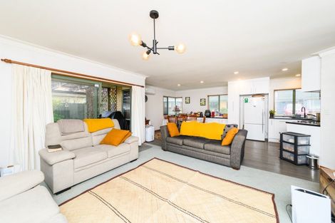 Photo of property in 9 Edgecombe Court, Roslyn, Palmerston North, 4414