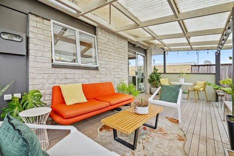 Photo of property in 27 Kohe Street, Parahaki, Whangarei, 0112