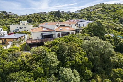 Photo of property in 19 George Gee Drive, Korokoro, Lower Hutt, 5012