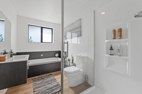 Photo of property in 66e Flint Road, Stratford, 4332