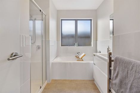 Photo of property in 23 Hollowout Street, Takanini, 2112