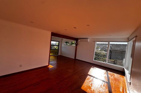 Photo of property in 75 Avonleigh Road, Green Bay, Auckland, 0604