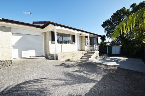 Photo of property in 9 Wairata Place, Te Atatu South, Auckland, 0610