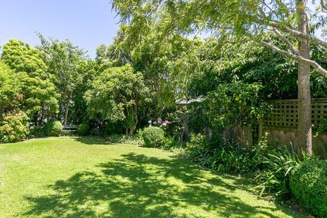 Photo of property in 35 Homewood Avenue, Karori, Wellington, 6012