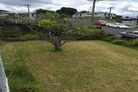 Photo of property in 15 Hauraki Crescent, Pinehill, Auckland, 0632