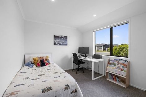 Photo of property in 18 Piharau Crescent, Hurdon, New Plymouth, 4310