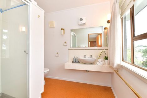 Photo of property in 1/9 Taumata Road, Castor Bay, Auckland, 0620