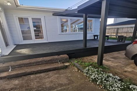 Photo of property in 13 Clendon Avenue, Papatoetoe, Auckland, 2025