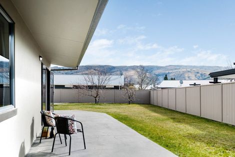 Photo of property in 6 Farrier Court, Cromwell, 9310