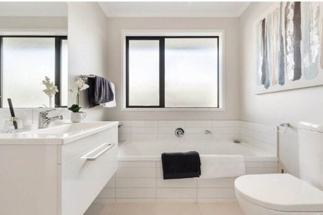 Photo of property in 9 Rarangi Mai Lane, Karaka, 2113