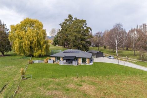 Photo of property in 22 Young Lane, Clyde, Alexandra, 9391