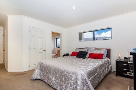 Photo of property in 11/72 Swanson Road, Henderson, Auckland, 0610