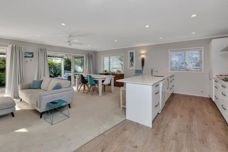 Photo of property in 80 One Tree Point Road, One Tree Point, 0118