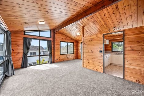 Photo of property in 19 Seymour Grove, Kingsley Heights, Upper Hutt, 5018