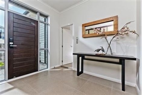 Photo of property in 52 Laurel Oak Drive, Schnapper Rock, Auckland, 0632