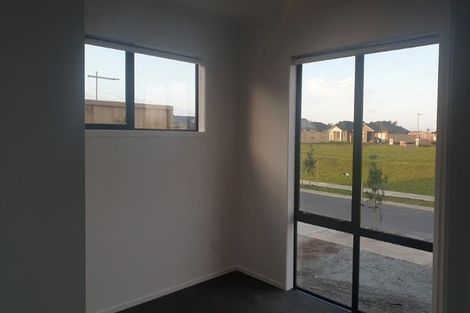 Photo of property in 9 Tiria Drive, Papamoa Beach, Papamoa, 3118