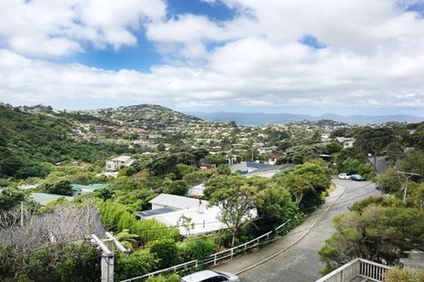 Photo of property in 23 Doris Gordon Crescent, Crofton Downs, Wellington, 6035