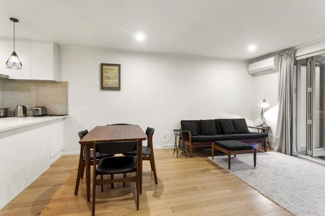 Photo of property in 2/5 Larchwood Avenue, Westmere, Auckland, 1022