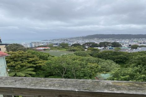 Photo of property in 72 Fairlie Terrace, Kelburn, Wellington, 6021