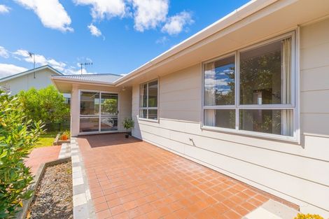 Photo of property in 5 Sharda Grove, Paraparaumu Beach, Paraparaumu, 5032