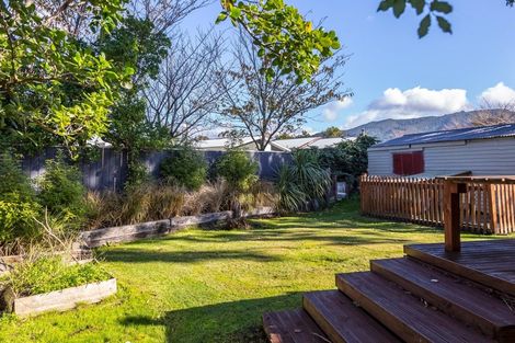 Photo of property in 16 Hardie Grove, Featherston, 5710