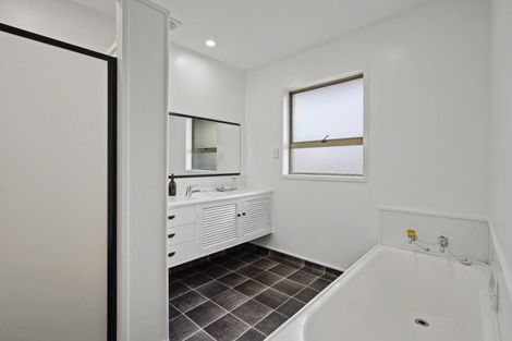 Photo of property in 9 Tirimoana Place, Te Awanga, 4102