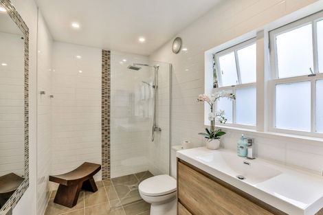 Photo of property in 119 Daffodil Street, Titirangi, Auckland, 0604